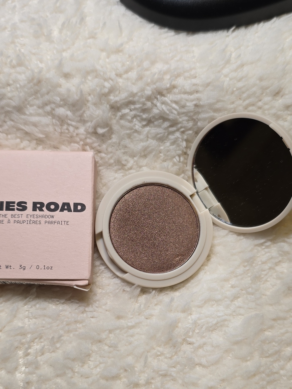 Jones Road Pressed Eyeshadow — Shimmery Taupe
